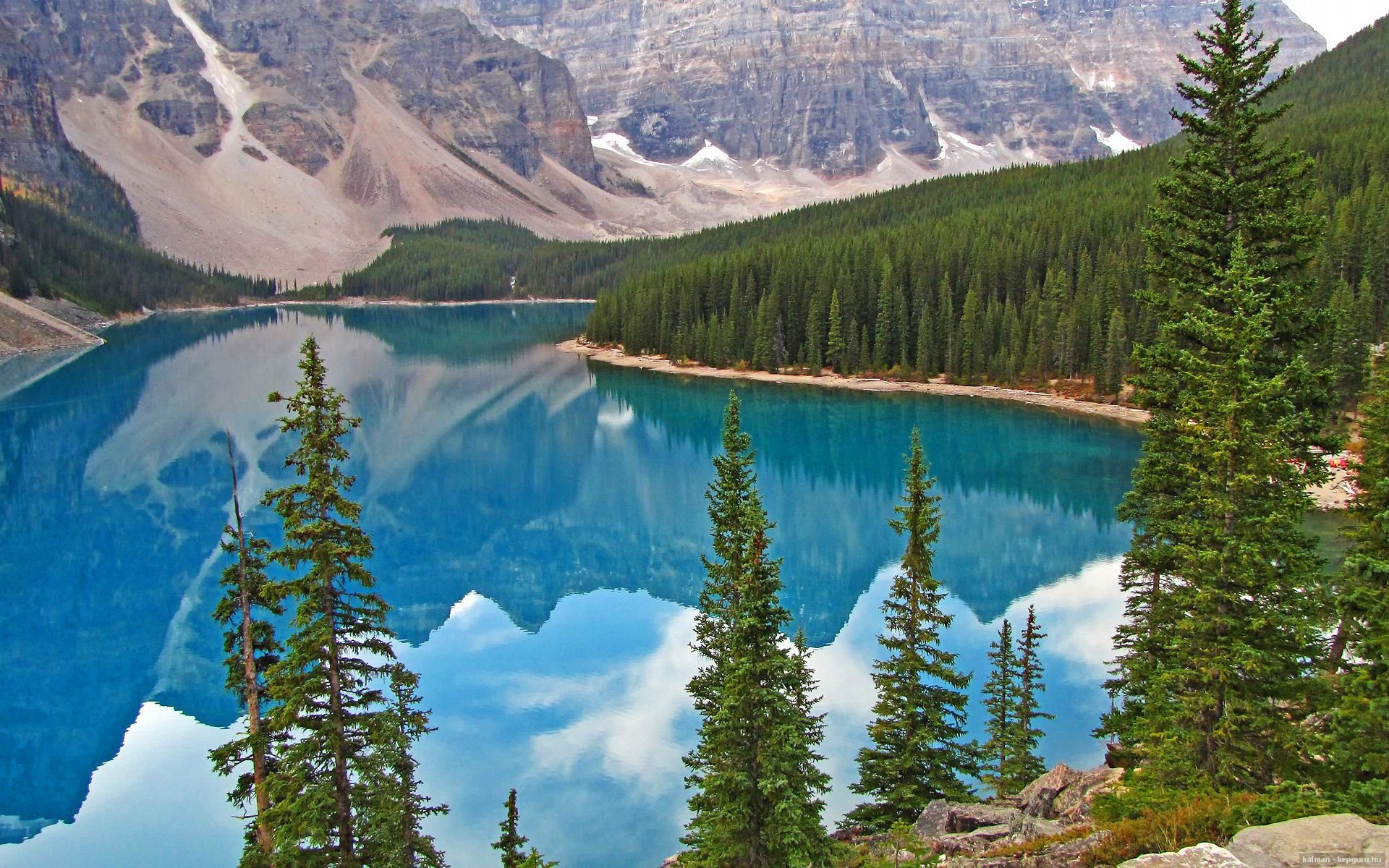 德甲：拜仁4-0大胜奥格斯堡，莱万完成帽子戏法，德甲拜仁vs奥格斯堡