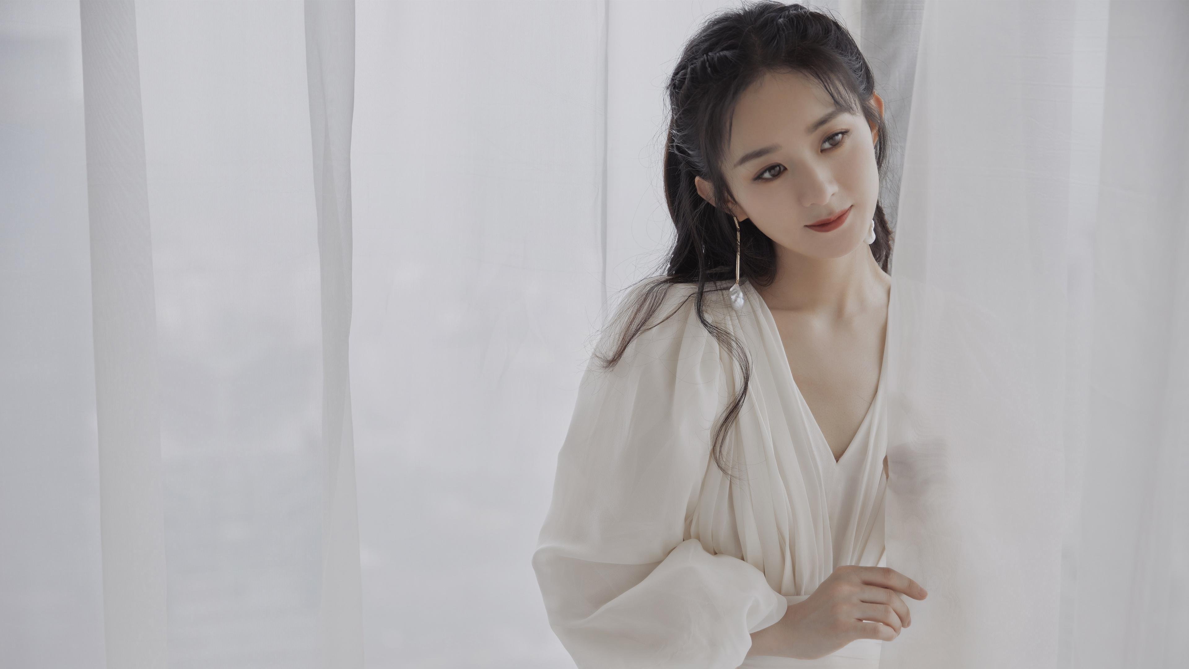 kaiyun中国官方网站-英格兰队在欧洲杯中表现出色，获得广泛赞誉，英格兰队史首次赢下欧洲杯首场比赛