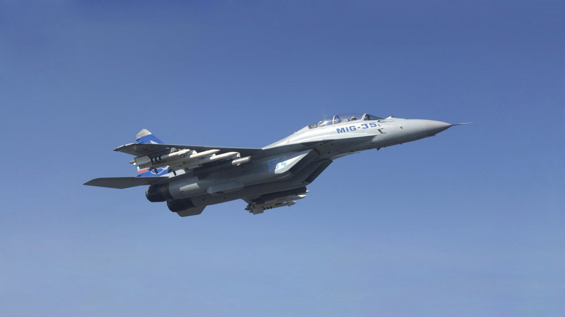 国足集训名单再度调整多位新人获得表现机会，国足集训大名单